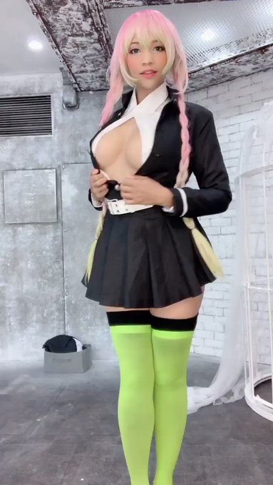 コスプレイヤーPattieのTwitterエロ動画9