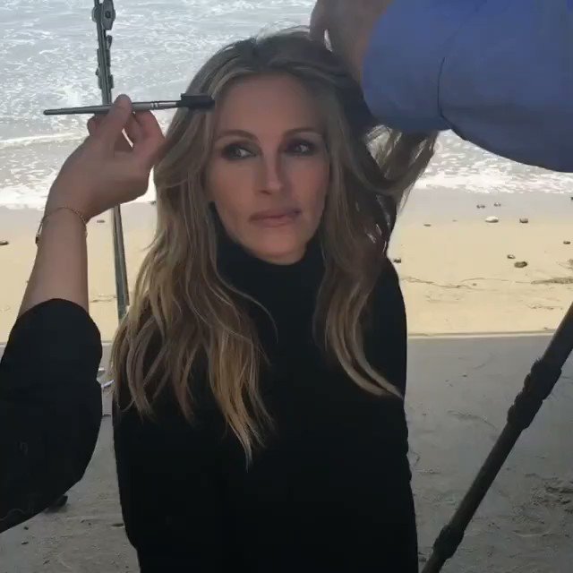 You age well when you\re unproblematic and mind your business. Happy Birthday Julia Roberts! 