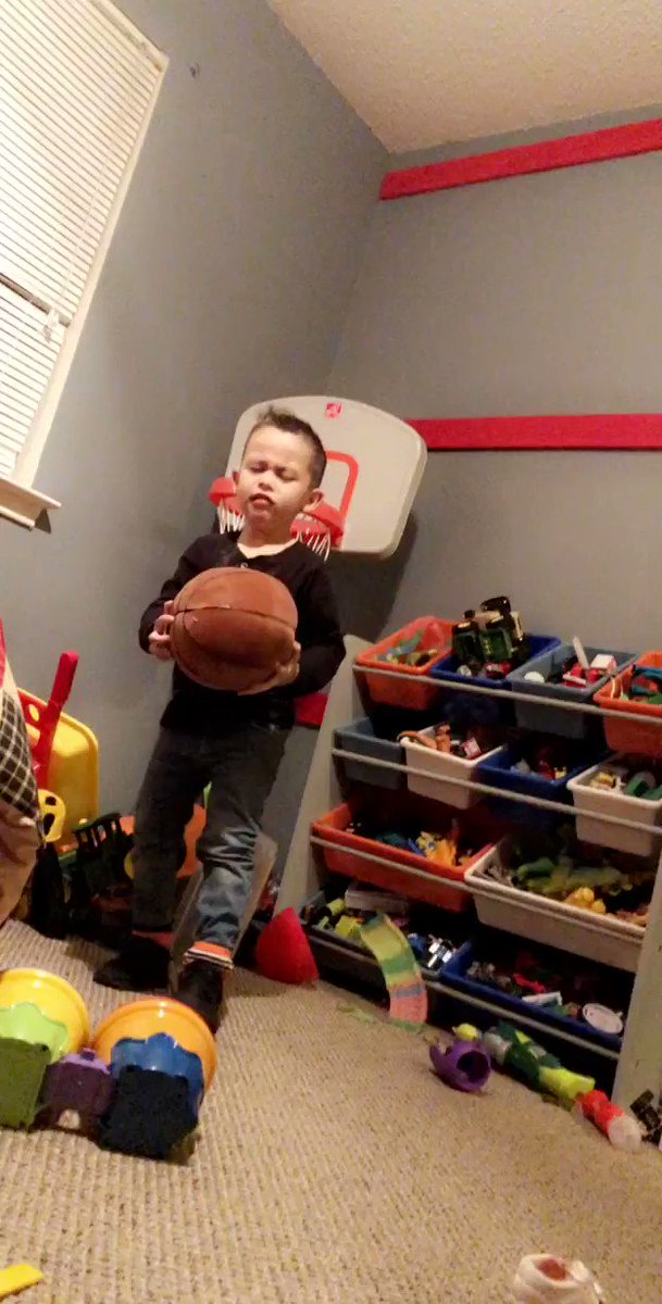 Pepe (@Cantu__J) on Twitter photo 2019-10-29 20:35:21 Me: $20 you cant make a backwards shot My son: Me: $20 you cant make a backwards shot My son: