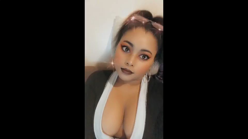 Model - Luna Bat findom