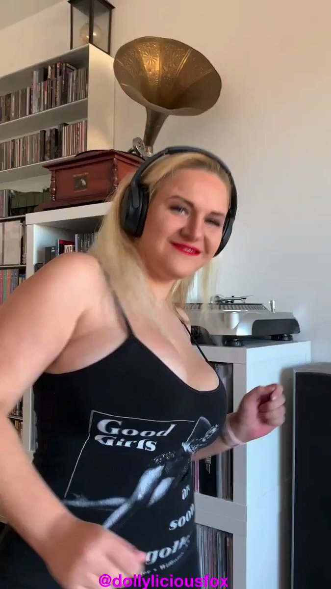 Model - Dolly Fox fetish