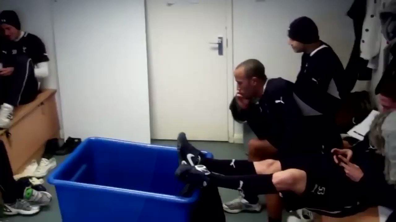 Happy birthday to this video is brilliant! A young Harry Kane in the background too... 