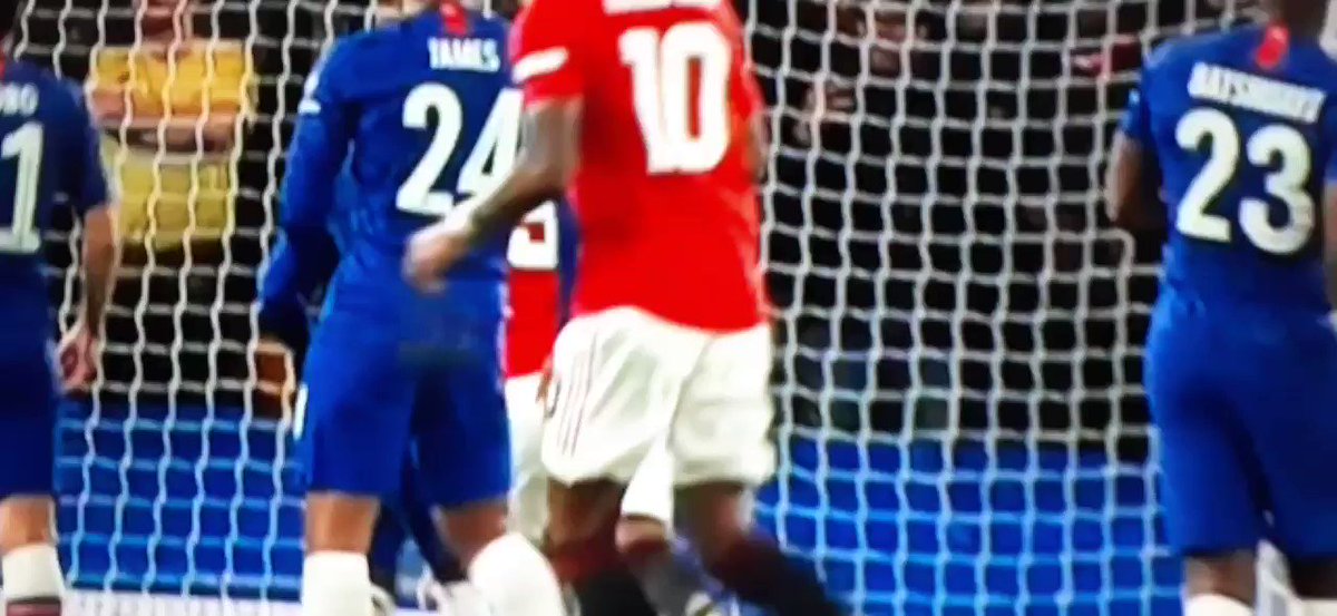 . (@TheUtdReview) on Twitter photo 2019-10-31 09:00:40 The reactions to the free kick ๐ฎ The reactions to the free kick ๐ฎ