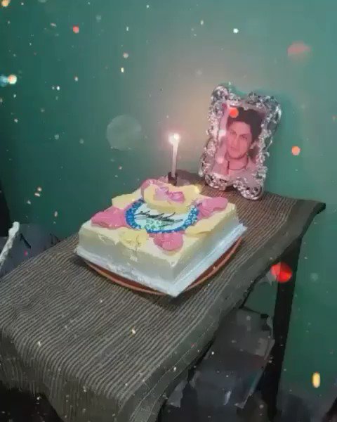 Happy birthday shahrukh Khan sar many many Happy retarns of the day love you srk sar              