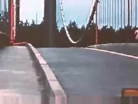 تويتر 渡邉英徳 على تويتر 79年前の今日 1940年11月7日 タコマナローズ橋 タコマ橋 が崩壊 横風により起きる空気の渦が桁を上下に振動させ さらに大きな渦が発生して振幅を増大させる 自励振動 により崩壊したとされる 一部始終がカラーフィルムで撮影された