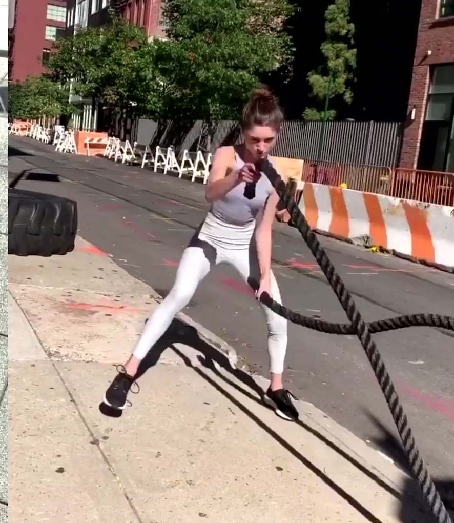 best of natalia dyer (fan account) on X: Natalia kicking ass at the gym;  must be a Wednesday! 💪 t.cozsuMthhq8b  X