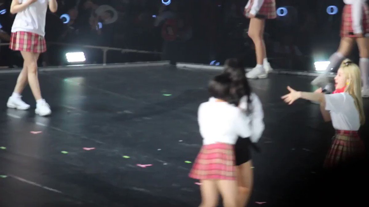 Salt ๐ (@ztothek) on Twitter photo 2019-11-08 03:08:28 Momo and Sana doing ballet Dahyun unable to throw the towel away for a few time, Nayeon cant do it too then Sana finally throw it off cutie Momo and Sana doing ballet Dahyun unable to throw the towel away for a few time, Nayeon cant do it too then Sana finally throw it off cutie