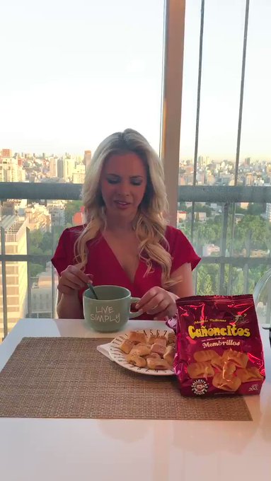 Cañoncitos de membrillo de @GalletitasKokis ? imperdibles!! Riquísimas!!! https://t.co/niZs2GjHvL