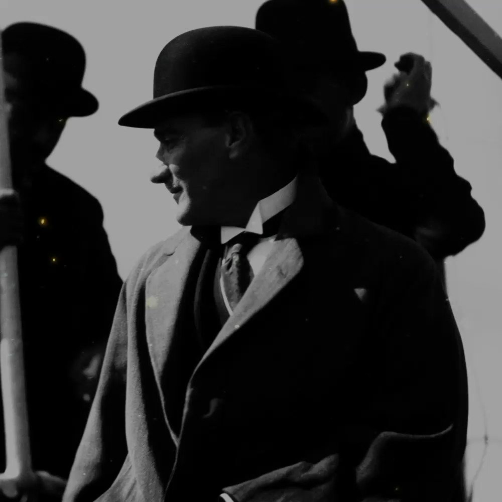 Ulu Önder Mustafa Kemal Atatürk'ü vefatının 81. yıl dönümünde saygı ve özlemle anıyoruz.
#10Kasım
#MustafaKemalAtatürk https://t.co/m0zy2o096T