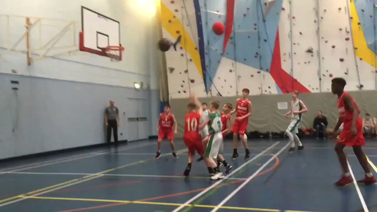 Another learning experience for the #U14 White team away v @McrGiants White y’day
We saved the best to last, drawing the final 1/4.
Final score Wire 42 : Giants 81
Some Wire highlights below👇🏼
#nevergiveup #fightingspirit #stilllearning #basketball #Cheshire