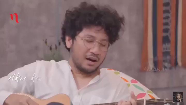 "pilu membiru" versi akustik lebih nyaman didengarkan, buat saya