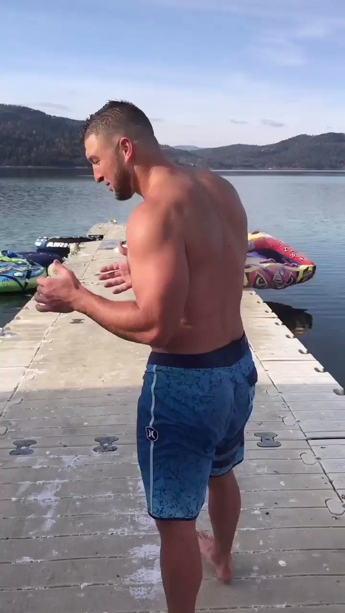 Tim Tebow (@TimTebow) on Twitter photo 2019-11-13 14:17:08 Not warm. 🥶 Let’s go! 💯 Not warm. 🥶 Let’s go! 💯