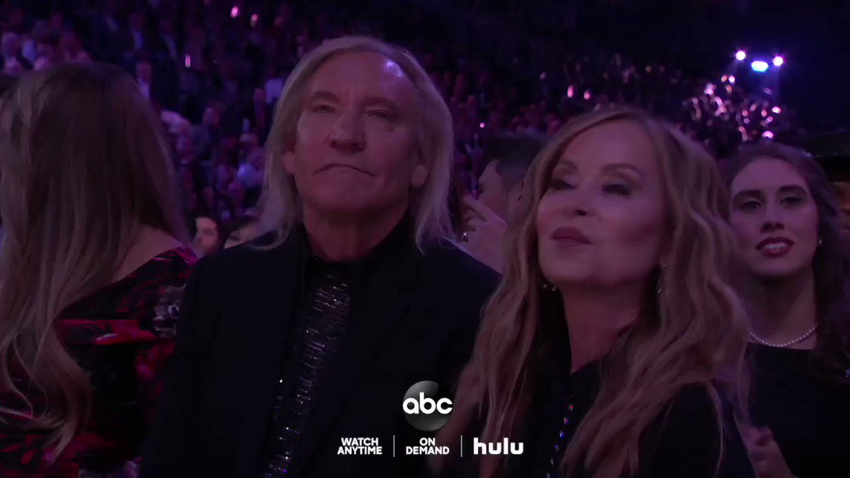 PUT THAT SUCKER ON SPIN, @MirandaLambert! 🎸#CMAawards is bringing you more live performances all night long!