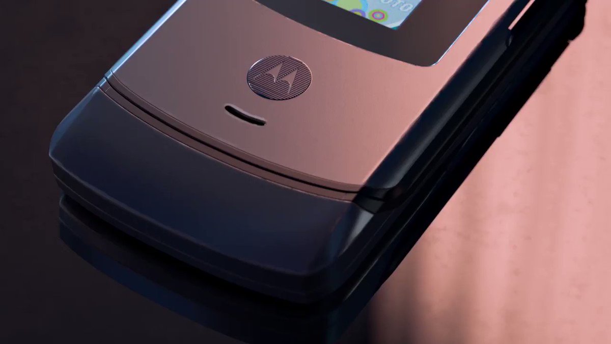 You’re gonna flip! #razr #bethefirst #motorolarazr #feeltheflip http://bit.ly/2NBZl7Z