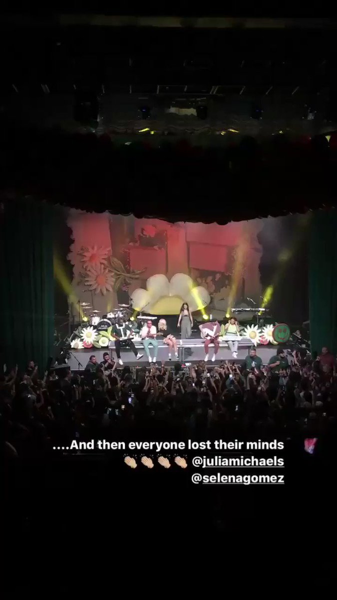 November 11: @selenagomez performing Anxiety with @JuliaMichaels in The Fonda Theater in Los Angeles#SelenaGomez #Selenators