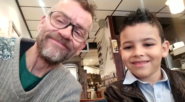 Vandaag is het Wereld Diabetes Dag! ❤️ Samen met Siemon de Jong, Juba en @DiabetesNL staan we op de #Varkensmarkt in #Amersfoort om bloemen weg te geven! 🌸 Kom je ook langs? #wdd #wdd2019 #diabetes #diabetesenfamilie