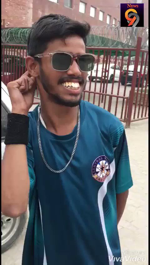 20 years old fan, Mohammad Mudassar, is very happy after getting chain from Hassan Ali.#Pakistan #Cricket @TheRealPCBMedia @TheRealPCB #PCB @RealHa55an #HassanAli #Fan