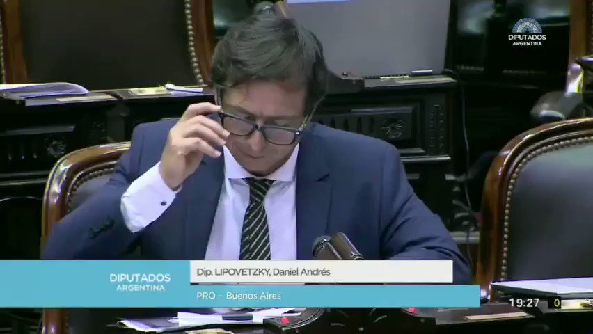 Mi discurso de ayer:cdo.defendemos la democracia no debe haber diferencias partidarias.Eso me lo enseñó mi maestro Antonio Cafiero. Su apoyo a Alfonsin en el intento d golpe carapintada en Semana Santa d 1987 fue claro ejemplo d eso.Repudiar los Golpes de Estado es IRRENUNCIABLE! https://t.co/ZXRLCQEJKQ