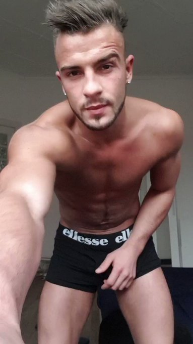 Totalement chaud ces jours ci!!! Mon onlyfans aussi : https://t.co/6Wcw5k5Pcy, je suis h&eacute;t&eacute;ro tous ceux<a href="/tag/onlyfans"class="tags"><span>#onlyfans</span></a><a href="/tag/gaytwitter"class="tags"><span>#gaytwitter</span></a>