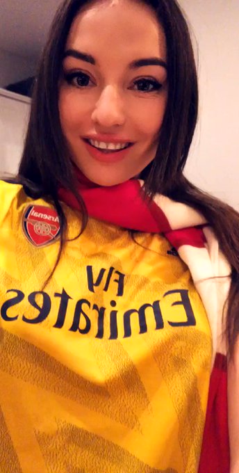 Guys, do you think Arsenal will be happy to have a fan like me? 🤔😀 #natalygold #anal #london https://t