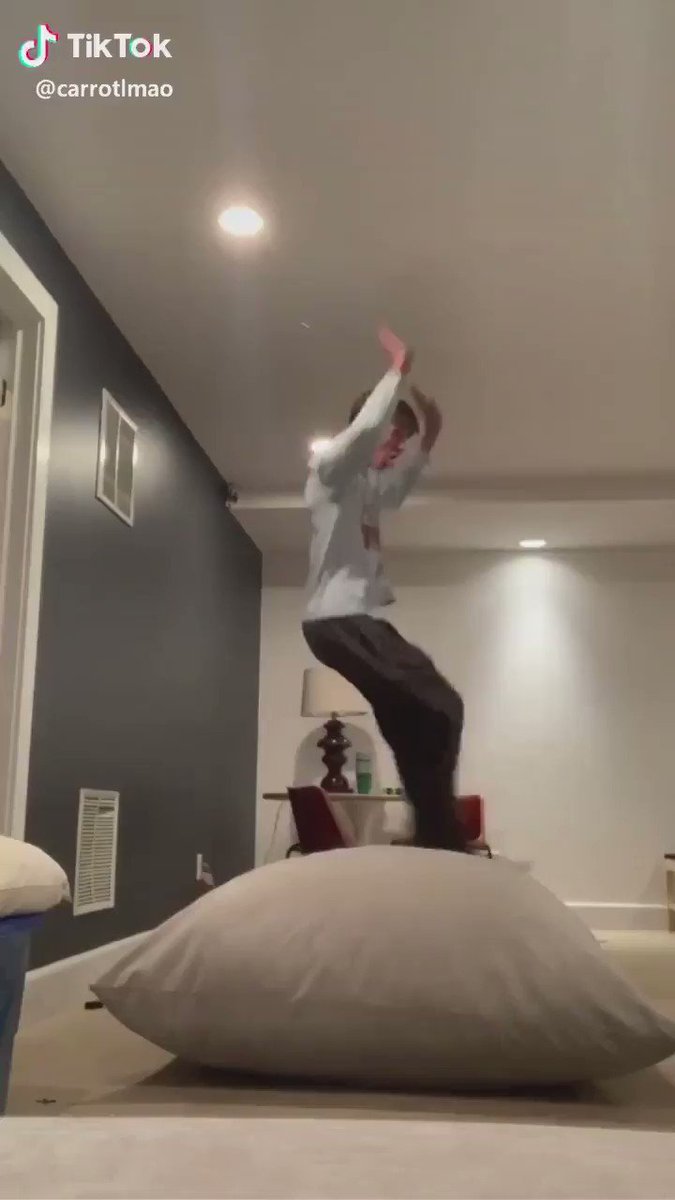 @MichaelBubles video Tweet