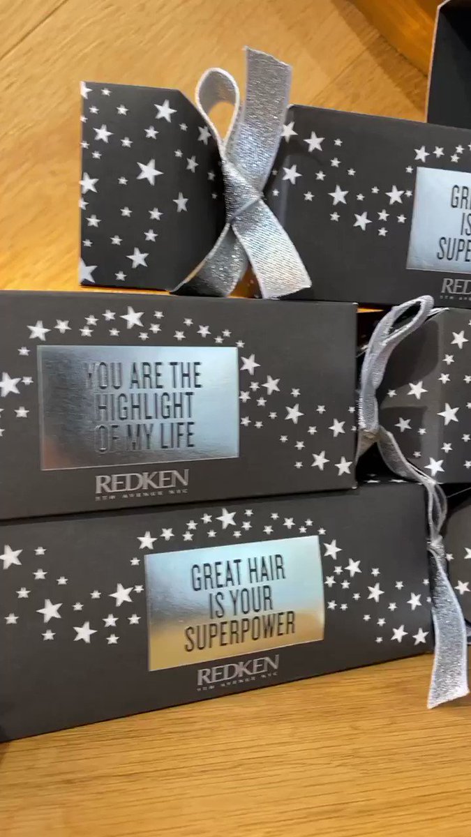 A Christmas cracker with a mini shampoo & conditioner! Available in various ranges.
#redken #marzipanhair #truro #cornwall #giftideas #redkenuk @redkenuk