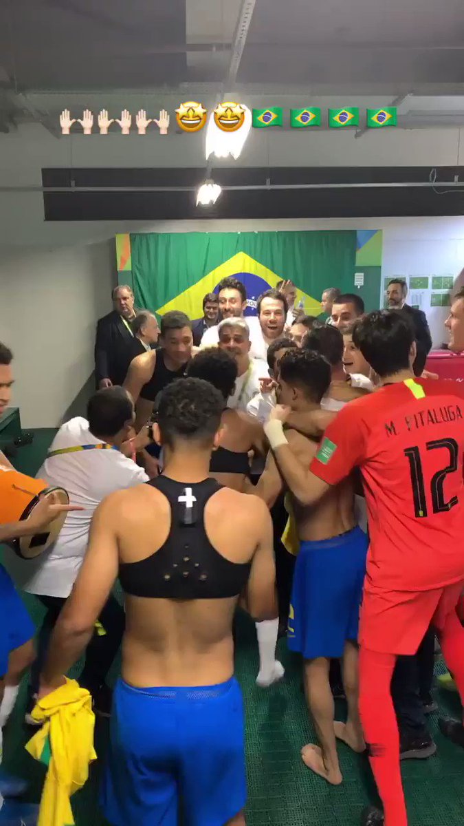 🎶🎶🎶🎶🎶
A seleção vai jogar
Vou te falar meu parceiro
Você tem que respeitar
O futebol brasileiro
🎶🎶🎶🎶🎶
No ritmo do tetra: samba criado por médico embala Brasil durante Mundial Sub-17; veja a música https://t.co/COWYXrXY9L https://t.co/wl1J9pAiHW