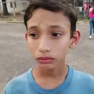 !! QUE EL MUNDO LO SEPA ¡¡ Esbirro de la #GNB TORTURA a 2 niños por jugar con el pesebre del Centro de Formación Guardias Nacionales de #Anzoátegui. Este niño Torturado narra el horror que vivio a manos de un esbirro de apellido Arellano.