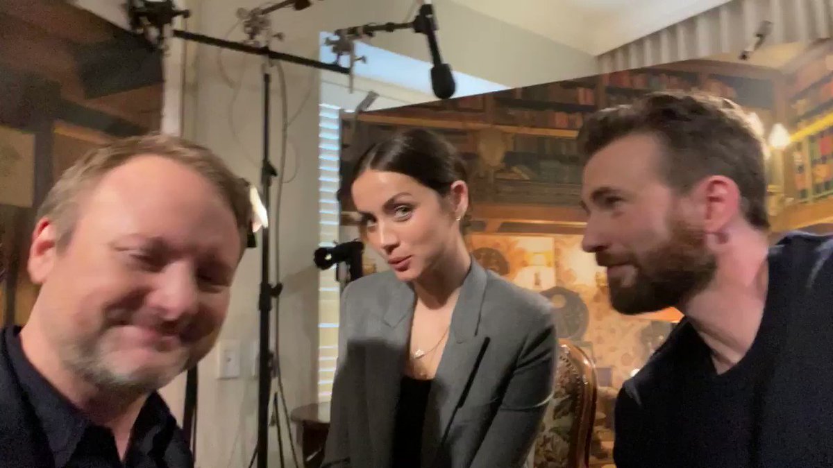 DID YOU KNOW there are early access #KnivesOut screenings across the US this Friday & Saturday?! And you can get tickets RIGHT NOW AT https://tickets.knivesout.movie/ But don’t take my word for it! @ChrisEvans @Ana_d_Armas