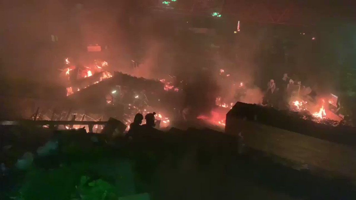 Hong Kong police tightens siege at University campus Hong Kong police tightens siege at University campus