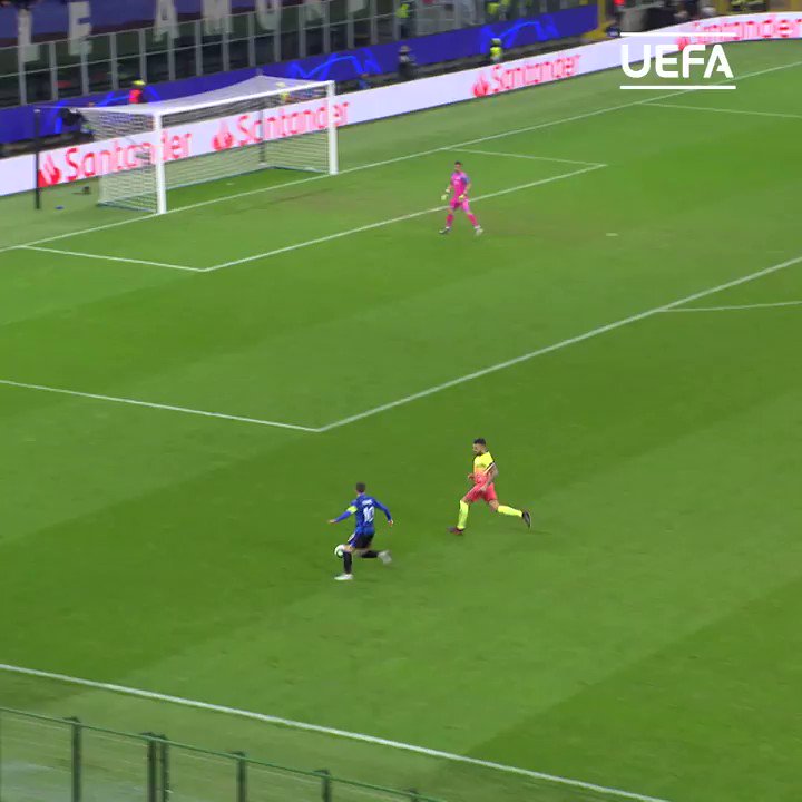 π Cross or the header?
β«οΈπ
°οΈ Alejandro GΓ³mez
π΅β½οΈ Mario PaΕ‘aliΔ
#UCL | @Atalanta_BC