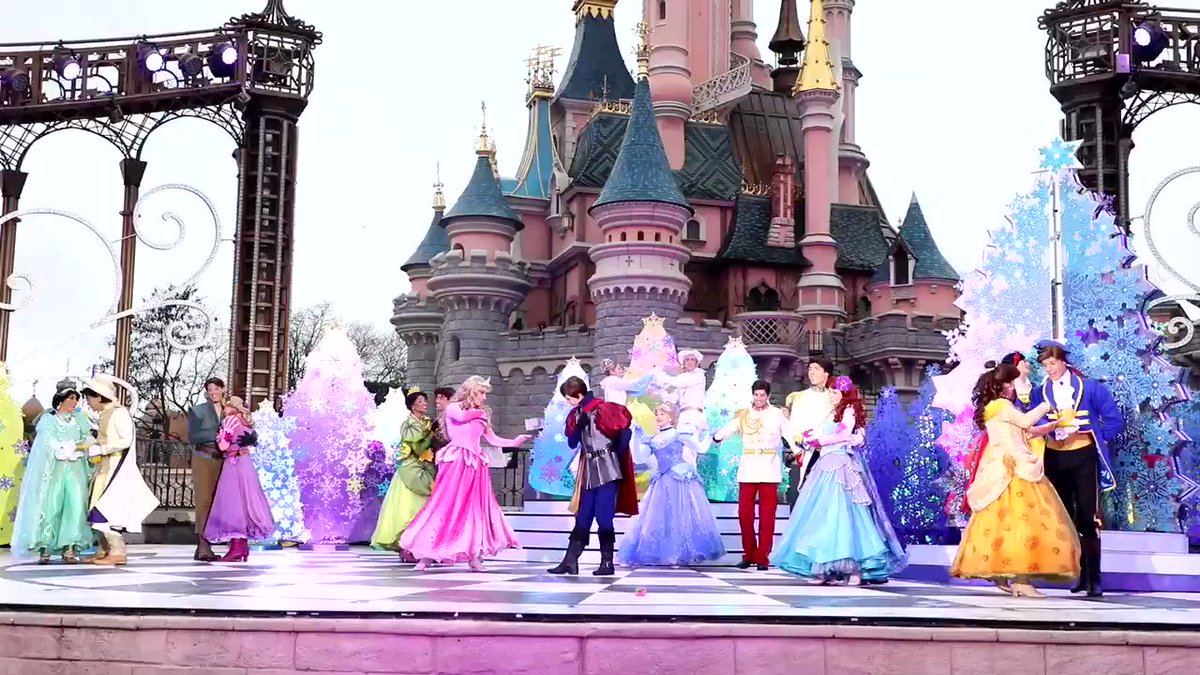 ディズニープリンセス プリンスが舞い踊る ディズニーランド パリのショーが素敵すぎる 話題の画像プラス