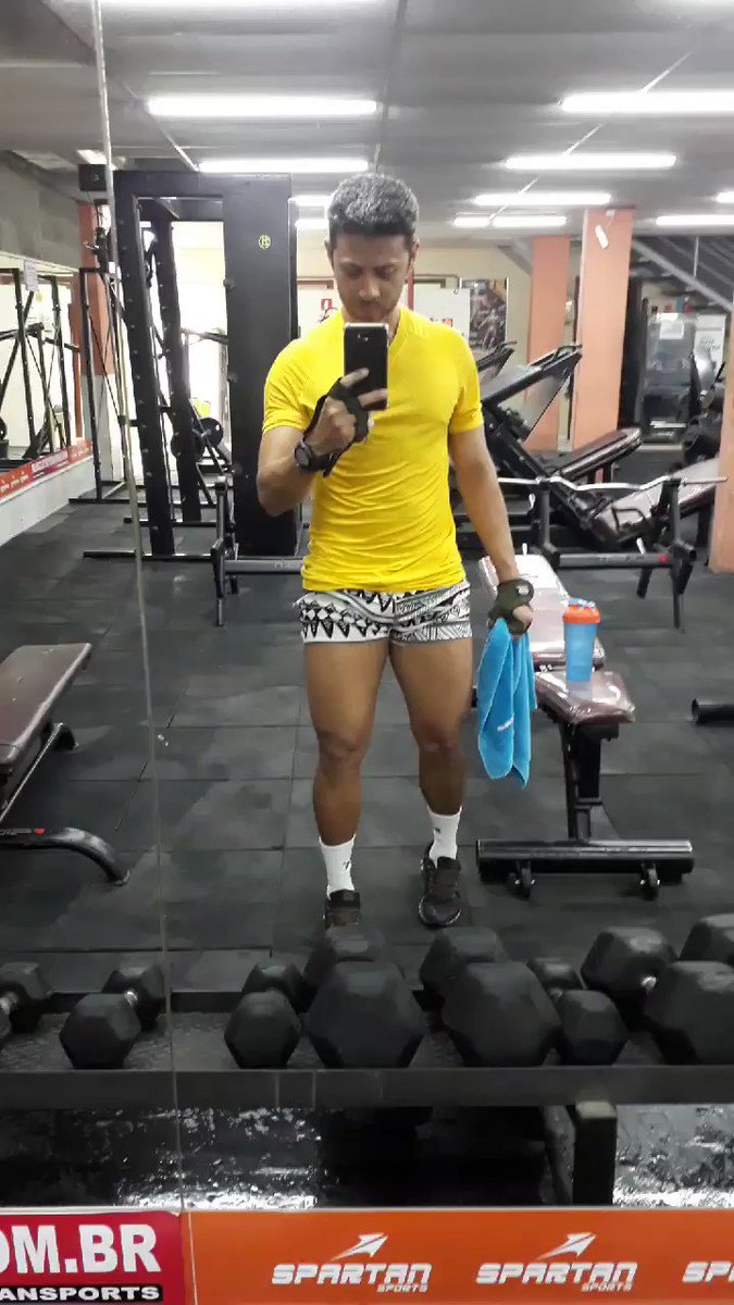 Se não gostou fecha os olhos, pois posto vídeo das coxas sim. Loading 🔋🔋🔋#fitmen #bodygoals #goals #aesthetics #fitness #gymmotivation #bodybuilding #physique #abs #sixpackabs #sixpacks #sheredded #fitnessmotivation #mensfitness #menshealth #lifestyle #loveyourself