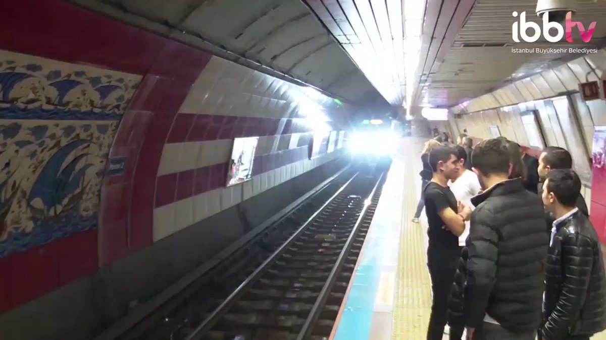 İstanbul metrosunun gece seferlerinden 2,5 ayda 650 bin vatandaşımız faydalandı, kullanım artıyor. İstanbulluların Marmaray hattının da gece ulaşımına entegre olması talebi devam ediyor.