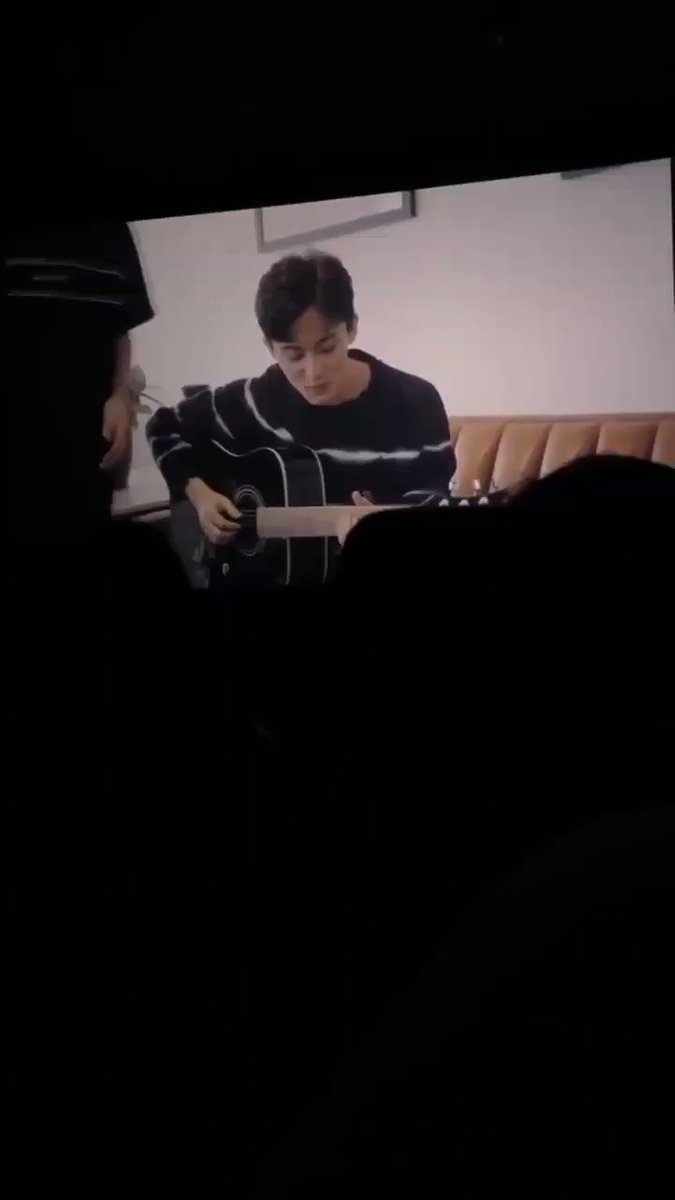 Mark playing the guitar, while singing SHINee’s view with Taemin. This is so beautiful I’m going to cry