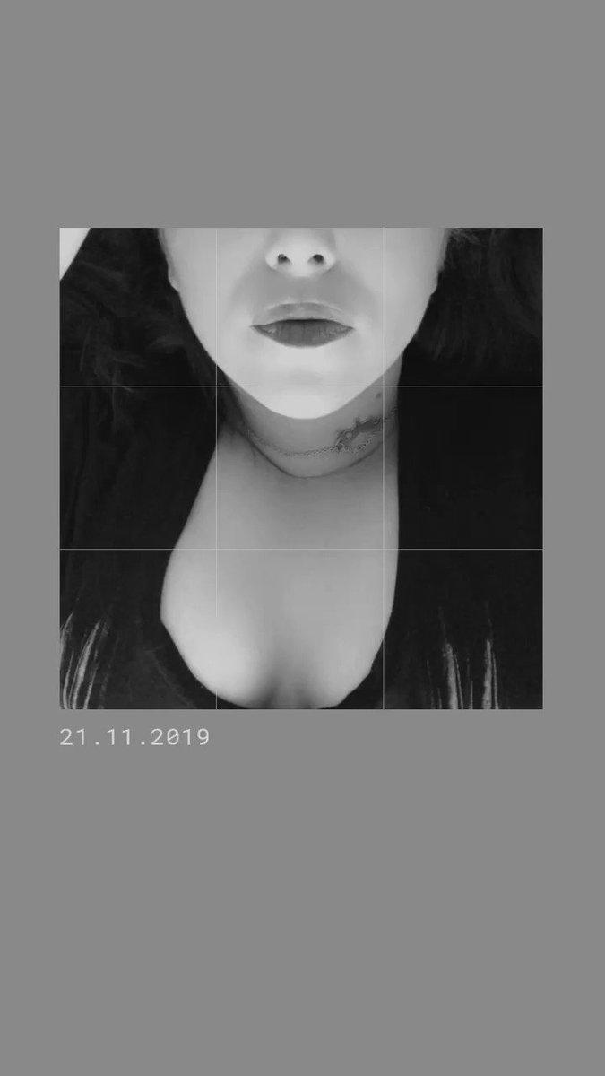 Model - Scarlett Cumming smoker