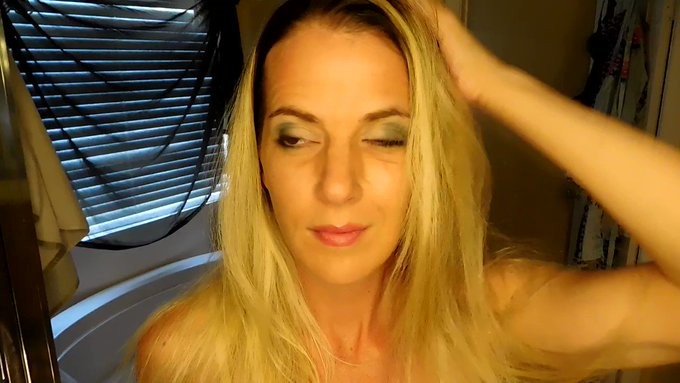 First Clip!!!! https://t.co/88v7B14lzw<a href="/tag/lingerie"class="tags"><span>#lingerie</span></a><a href="/tag/sexy"class="tags"><span>#sexy</span></a><a href="/tag/blonde"class="tags"><span>#blonde</span></a><a href="/tag/cleavage"class="tags"><span>#cleavage</span></a><a href="/tag/abluescorn"class="tags"><span>#abluescorn</span></a>