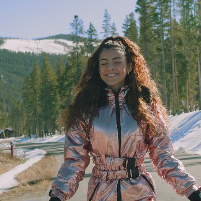 "Esta Navidad VIDEO" is out now! 💋❄️⛄️🎄 https://t.co/sbnij4eCGq  #EstaNavidad https://t.co/Xx5eZ6I8I<a href="/tag/estanavidad"class="tags"><span>#estanavidad</span></a>