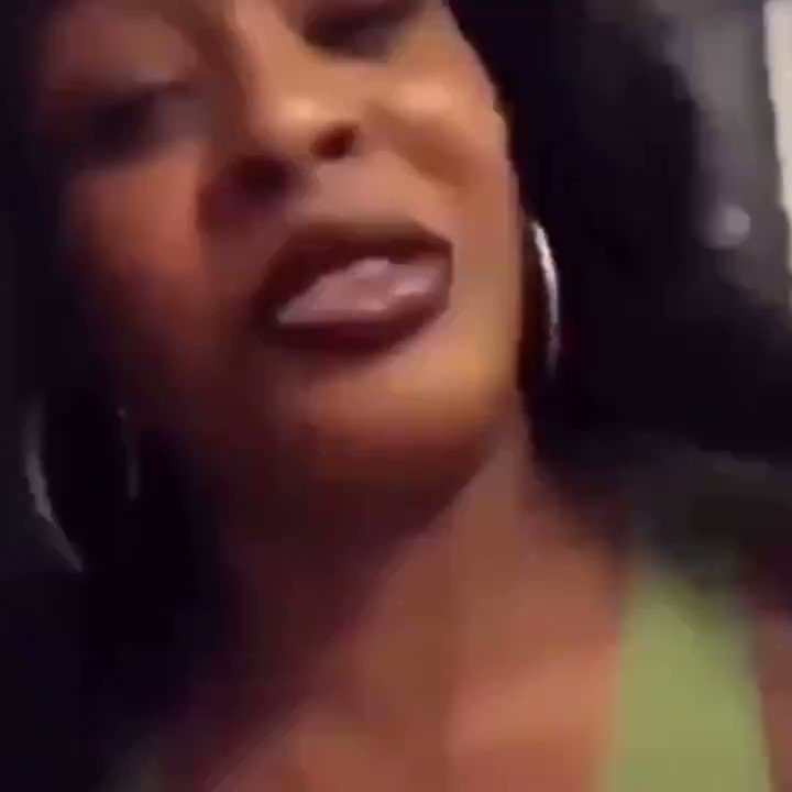 RT @azealiaooc: azealia banks wearing kylie jenner lipstick smell like shit to me laugh laughing https://t.co/fdOTU2z5XJ