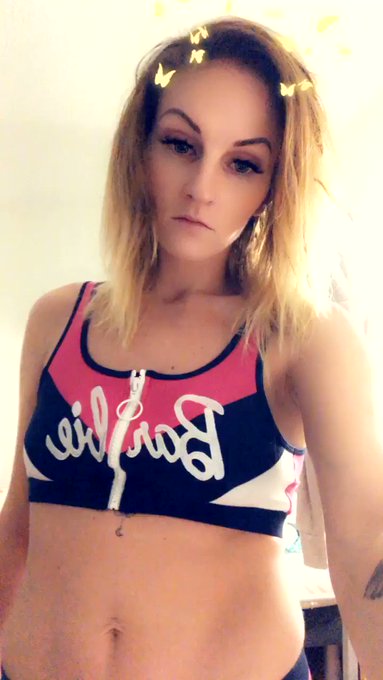 Bien arriv&eacute; &agrave; Brest apr&egrave;s plus de 6h de route 💤. Rdv demain au Parc des Expo 😘  @EROSEXPO @JacquieMichelX<a href="/tag/rt"class="tags"><span>#rt</span></a>