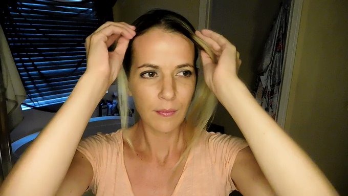 Sweet little tease https://t.co/8iOOOkdYw4<a href="/tag/blonds"class="tags"><span>#blonds</span></a>