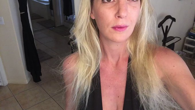 Do you like my dress? https://t.co/HTQKElx81a<a href="/tag/stockings"class="tags"><span>#stockings</span></a><a href="/tag/anitablue"class="tags"><span>#anitablue</span></a>