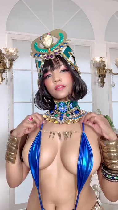 コスプレイヤーPattieのTwitterエロ動画3