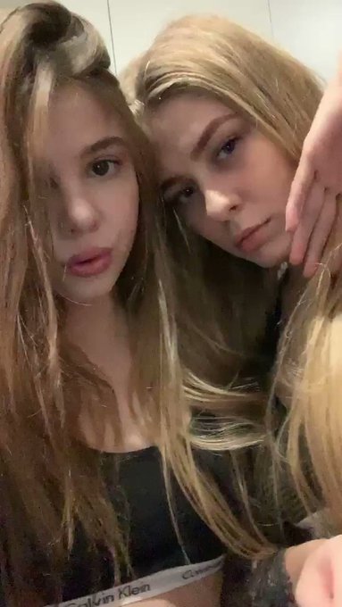 We are again together with a kristycooper98 let’s play guys on @chaturbate muuuuah https://t.co/JkNj