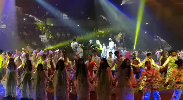 Delighted to attend the show on #Tolerance by @DragoneOfficial in #Dubai with students from the ๐ซ๐ท school G.Pompidou, along with HH Sheikh Saif bin Zayed, HE Sheikh Nahyan bin Mubarak al Nahyan & HE Hussain Al Hammadi.
Great message of unity from children from all around the ๐