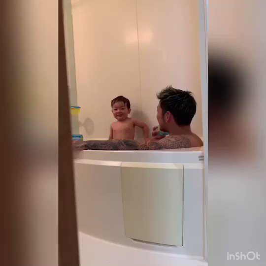 「癒される」お風呂場でのお子さんとパパさんとのやり取りがとても可愛い！