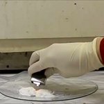 悪魔を呼び出す化学実験。昔こんな花火あったような…