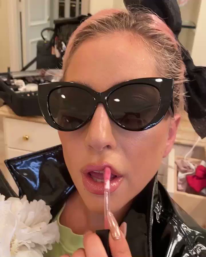 This is the only lip syncing I’ll be doing 🤣 It’s #BlackFriday and @hauslabs LIP SYNC Set is available now for a special price at http://hauslabs.com or http://amazon.com/hauslabs 😘