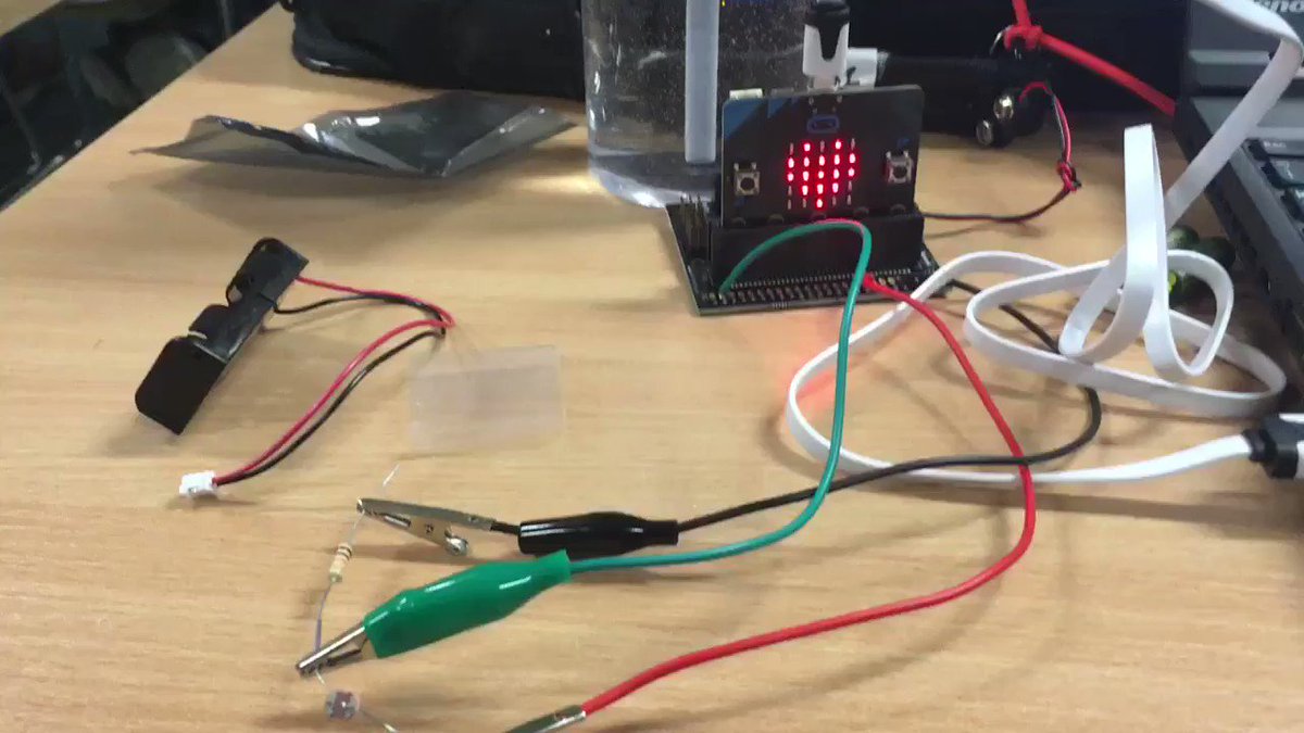 B.C.S. Engineering/Metalwork & Graphics Dept. (@SMacGeidigh) on Twitter photo 01/12/2019 02:16:38 Great evening in Dub West Ed centre last Tuesday on the Micro-bit. Great evening in Dub West Ed centre last Tuesday on the Micro-bit.