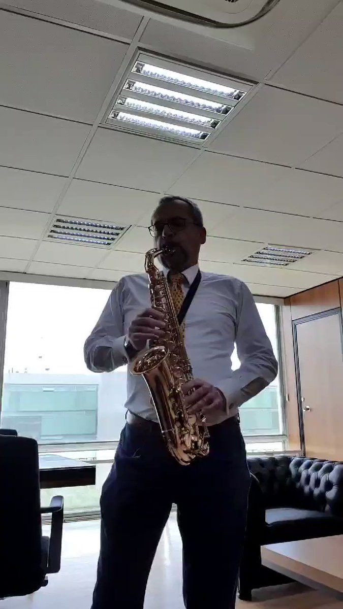 Artur Moraes A Voz Celeste on X: Cruzeiro afasta Thiago Neves após presença do jogador em evento de pagode Meia esteve em um show, no domingo, no Mineirão; Zezé Perrella diz que